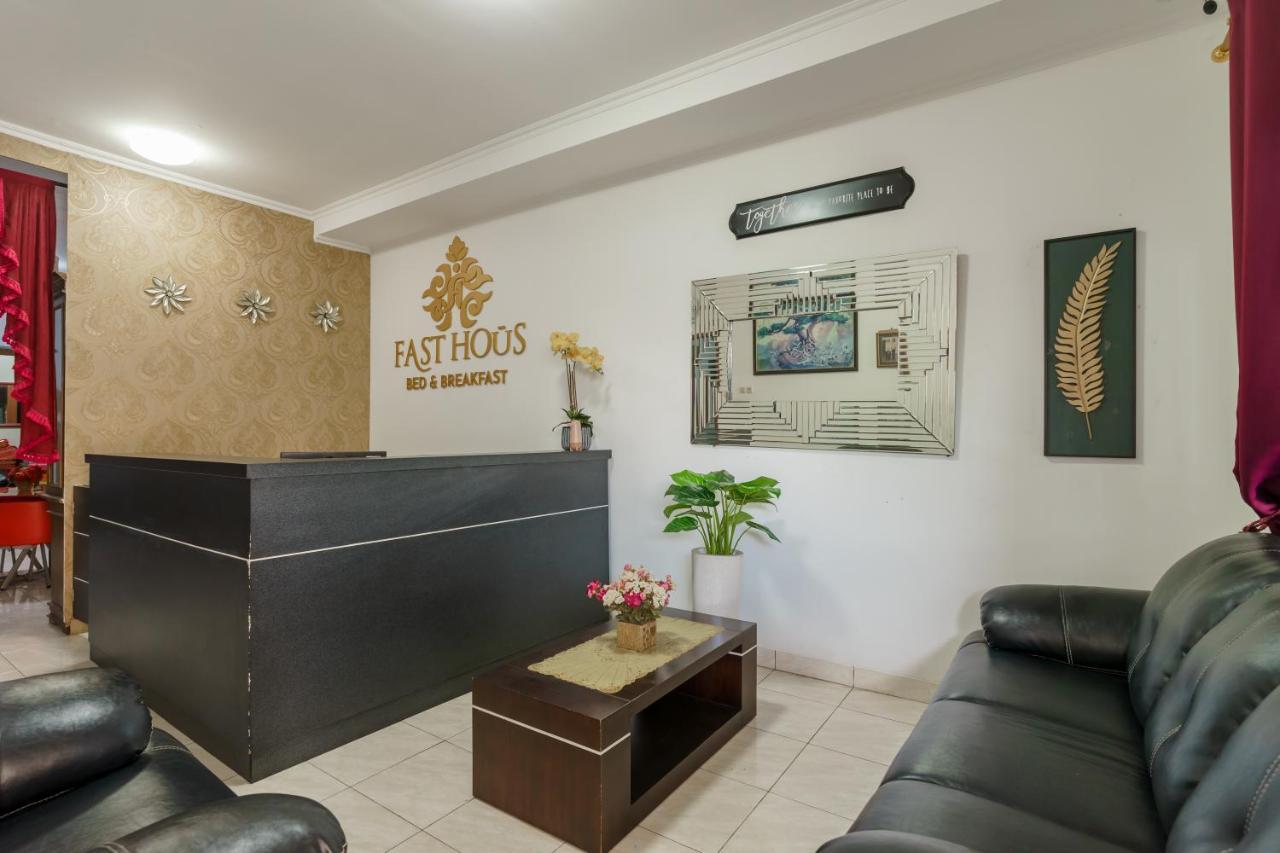 Fast Hous Syariah Bogor Mitra Reddoorz Hotel Kültér fotó